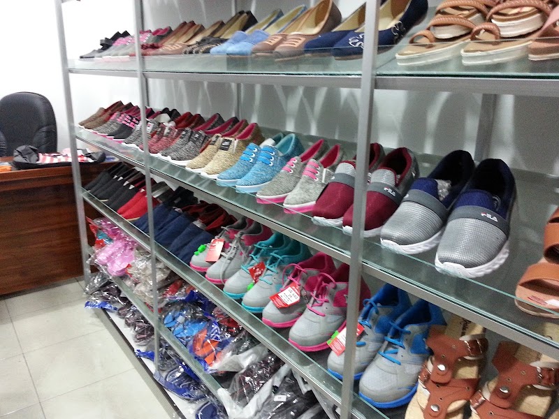 Sepatu Nyaman, Langkah Lebar di Cilacap: Toko Aziez SSB
